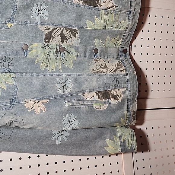 Hayden by Anthropologie Size Large Jean Jacket Floral Print Light Wash - Picture 5 of 9